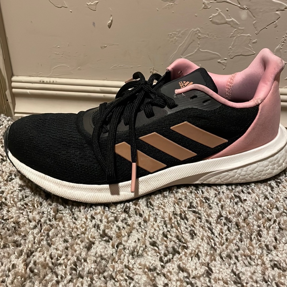 Adidas tennis shoes